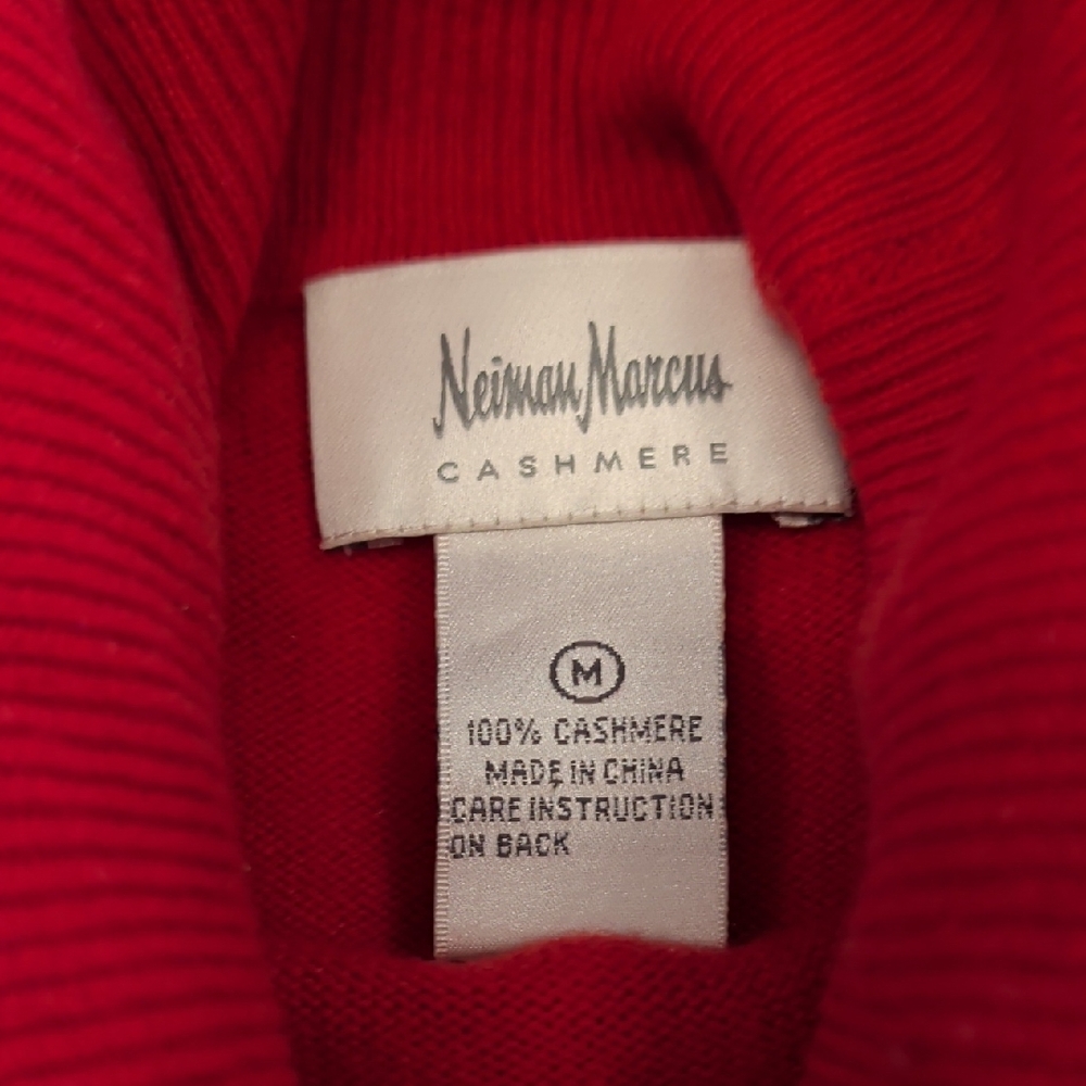 Neiman Marcus 100% Cashmere Sz M Vibrant Red Cowl Turtle Neck Sweater Women's - Picture 3 of 10